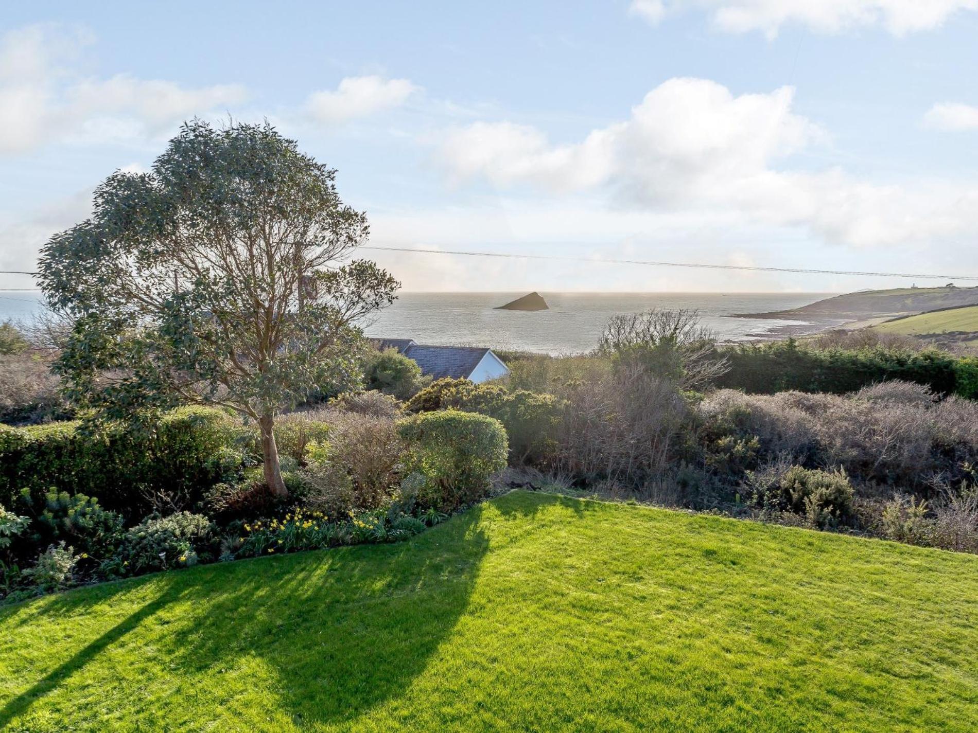 4 Bed In Wembury 54383 Villa Exterior photo