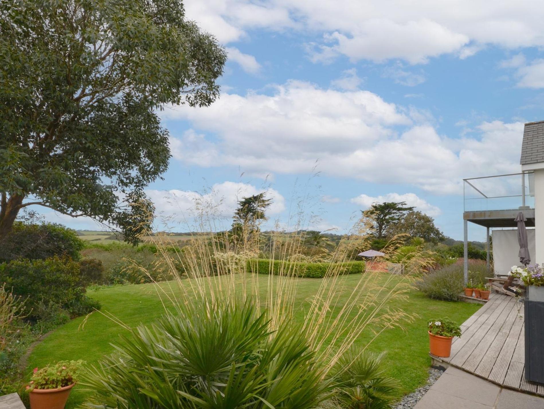 4 Bed In Wembury 54383 Villa Exterior photo